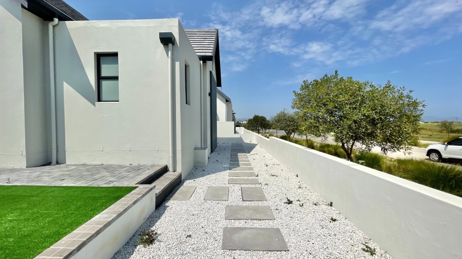 3 Bedroom Property for Sale in Sitari Country Estate Western Cape